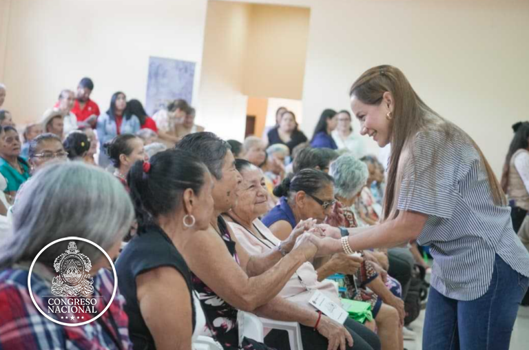 Congreso Nacional celebra a madres de Cáritas Suyapa