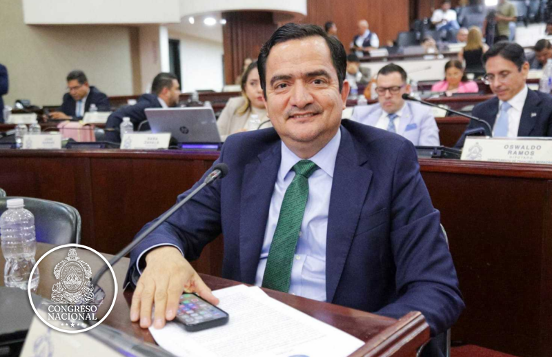 Legislativo amplía programa de mejoramiento de infraestructura escolar